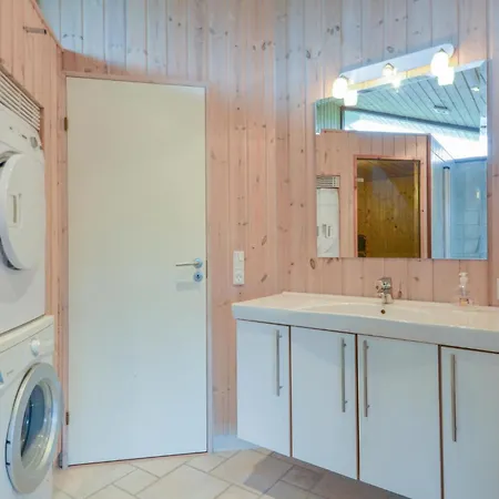 Сasa de vacaciones Impresionante Casa En Rønde Con Sauna
