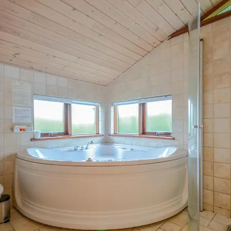 Stunning Home In Ronde With Sauna Tatil Evi *