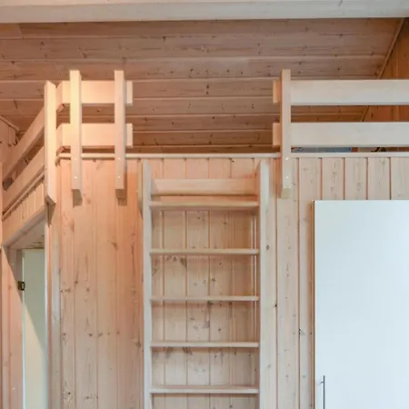Stunning Home In Ronde With Sauna * Rønde