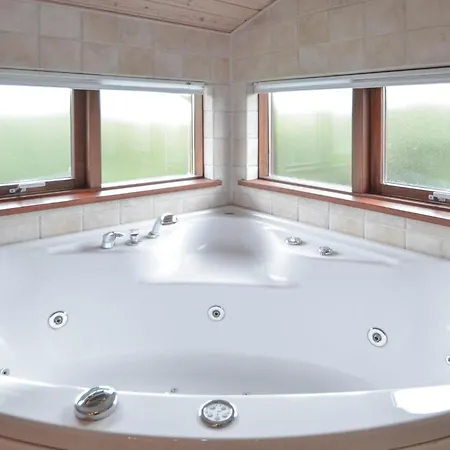 Tatil Evi Stunning Home In Ronde With Sauna *