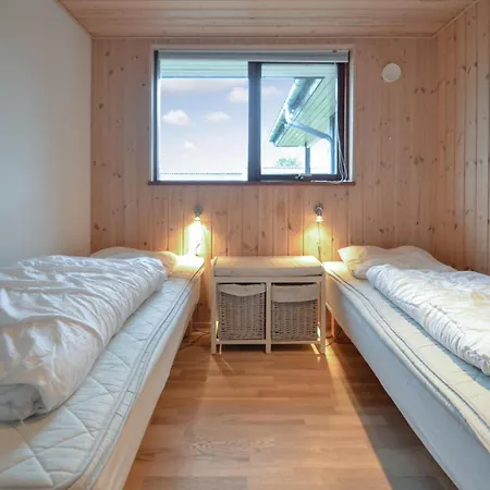 Stunning Home In Ronde With Sauna *