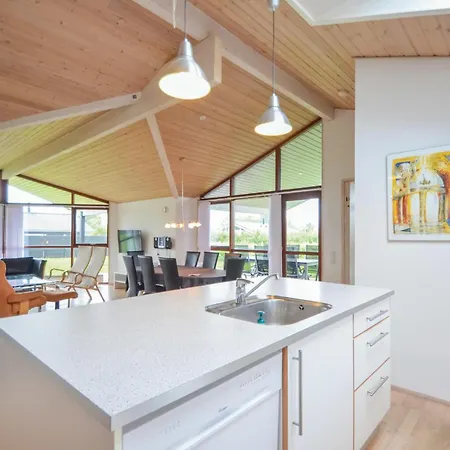 Stunning In With Kitchen Holiday home