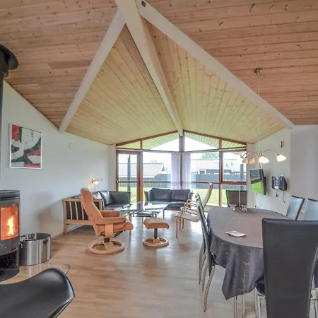Stunning Home In Ronde With Sauna *