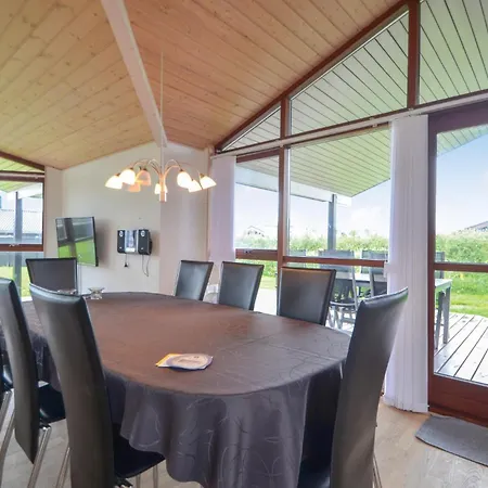 Stunning Home In Ronde With Sauna Rønde